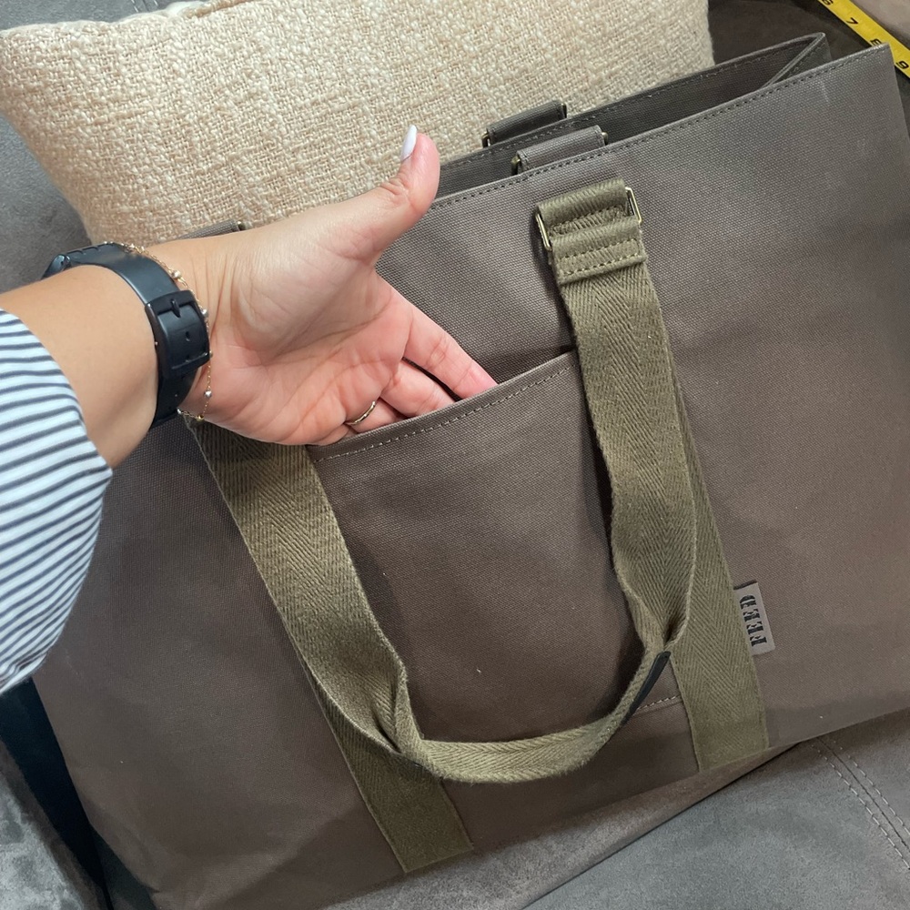 FEED Oversized Work Bag Largest Work Collection bag with 7 compartments. - Picture 16 of 16
